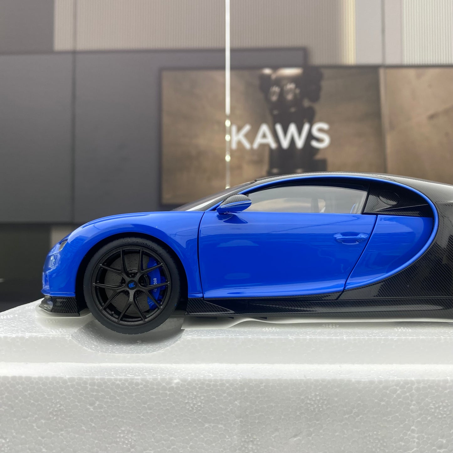 AUTO Art 1/18 Bugatti CHIRON SPORT 2019 Blue Simulation Car Model Ornaments
