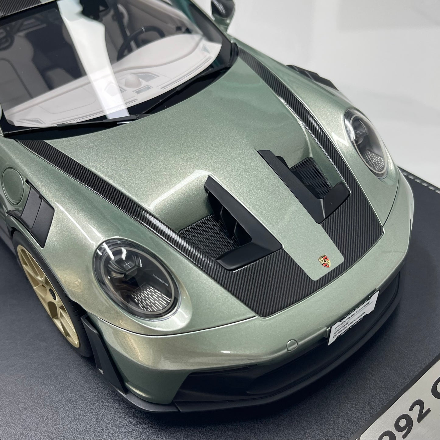 IVY 1/12 Porsche 992 GT3 RS City Bamboo Green and White Decals Limited Edition Model Car