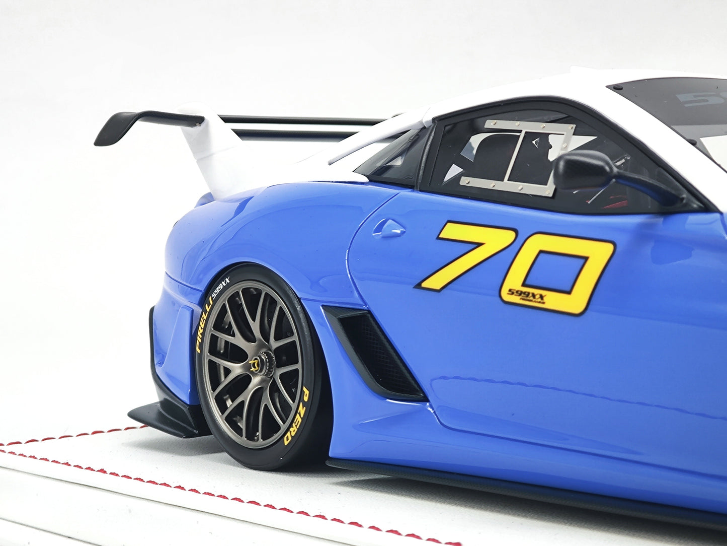 DG 1/18 Ferrari 599 XX EVO #70 Blue Simulation Car Model