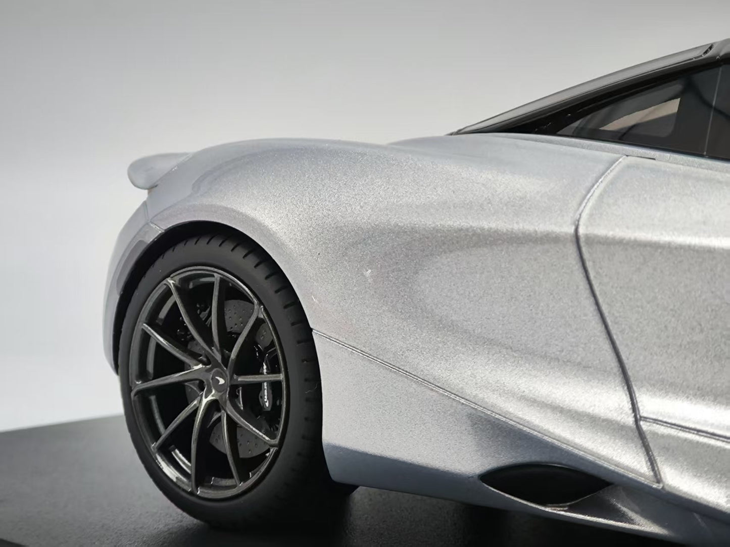 Topspeed 1/18 McLaren 720s Silver Resin Model TS0546
