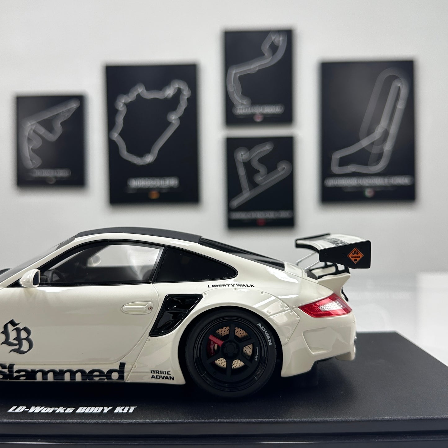 GT Spirit 1/18 Porsche LB-WORKS 997 TURBO White GT958