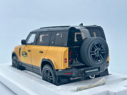 Almost Real 1/18 Land Rover DEFENDER 110 2022 Camel Cup
