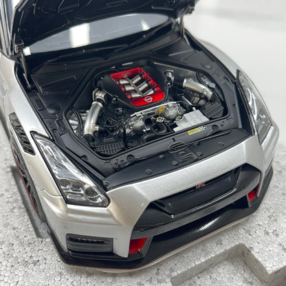 MOTORHELIX 1/18 Nissan GT-R NISMO (R35) Special Edition 2022 Ultimate Metallic Silver Alloy Model Car