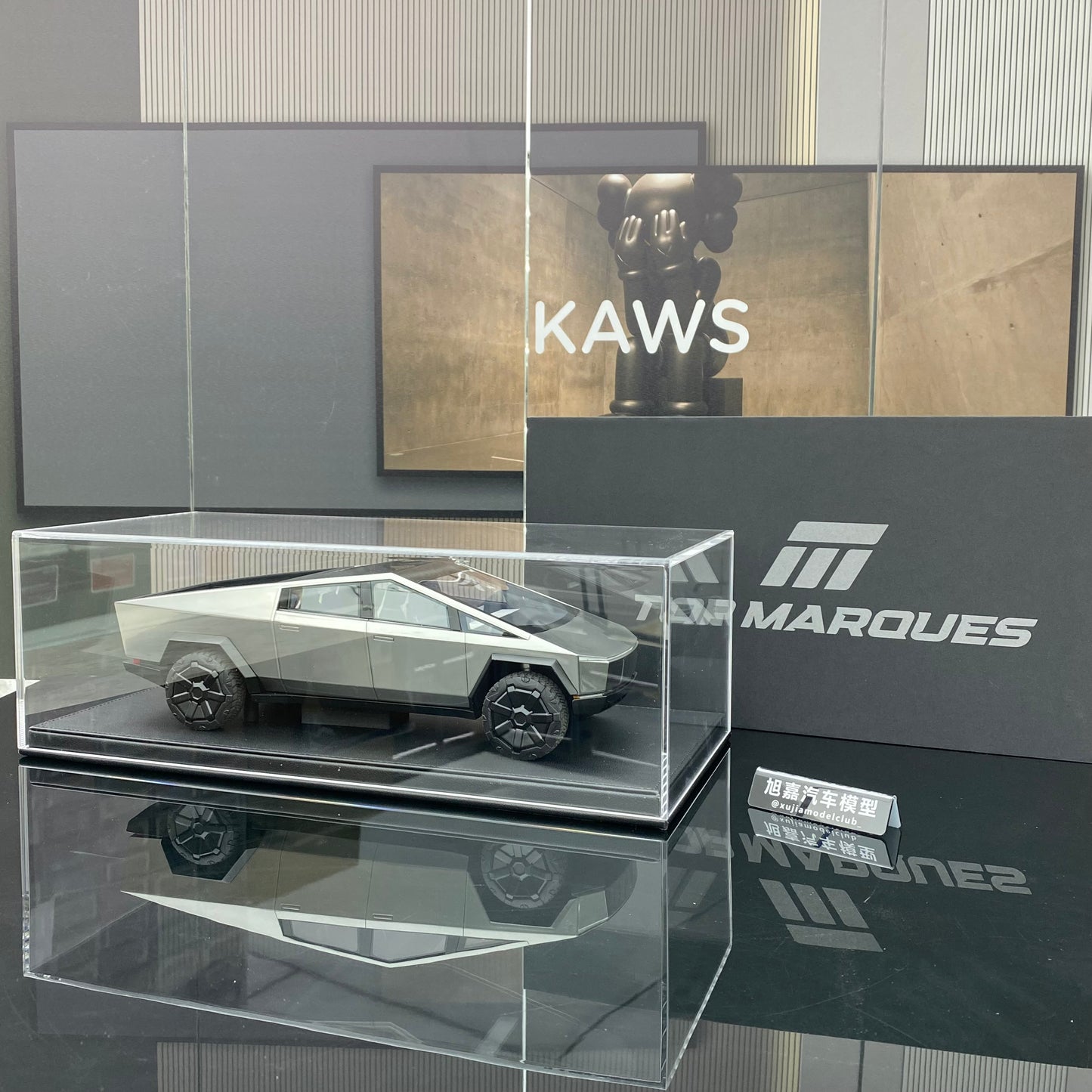 TOP Marques 1:18 Tesla Cybertruck resin car model