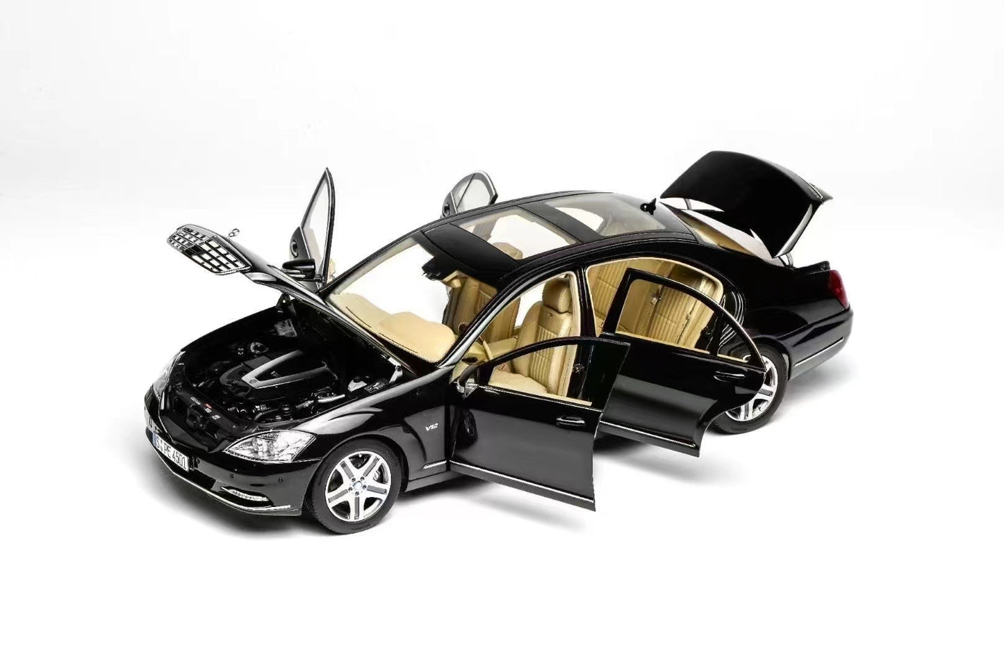 MOTORHELIX 1/18 Mercedes benz S600L AMG W221 alloy car model