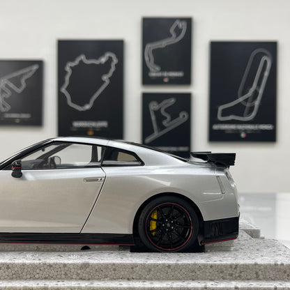 MOTORHELIX 1/18 Nissan GT-R NISMO (R35) Special Edition 2022 Ultimate Metallic Silver Alloy Model Car
