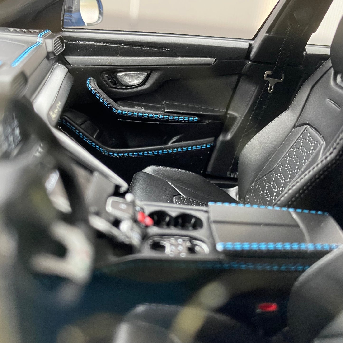 Vip Scale Models 1/18 Lamborghini URUS LBWK limited edition simulation resin car model