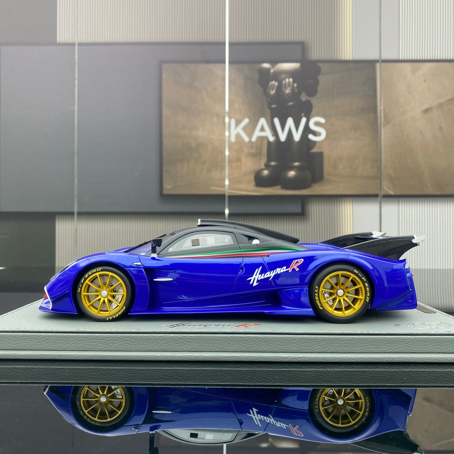 BBR 1/18 Pagani Huayra R blue simulation car model ornaments