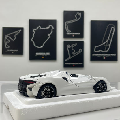 LCD 1/18 McLaren Elva Die-cast Model – Pearlescent White with Blue Interior (LCD18015-WH)