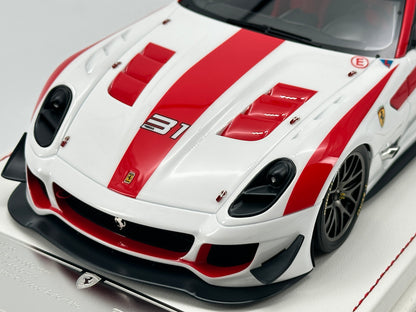DG 1/18 Ferrari 599XX EVO #31 White and Red Livery Scale Model Car