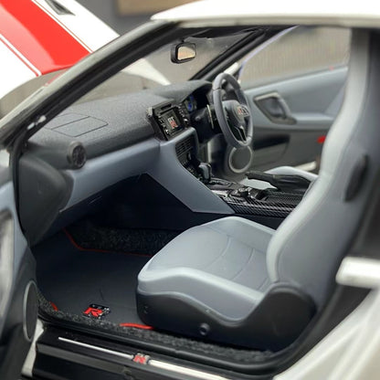 MH 1/18 Nissan GTR R35 50th Anniversary Alloy Full Opening Simulation Car Model

Nissan GTR R35 White