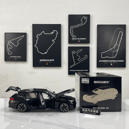 MINICHAMPS 1/18 BMW i5 M60 Touring 2024 Metallic Black 110023602