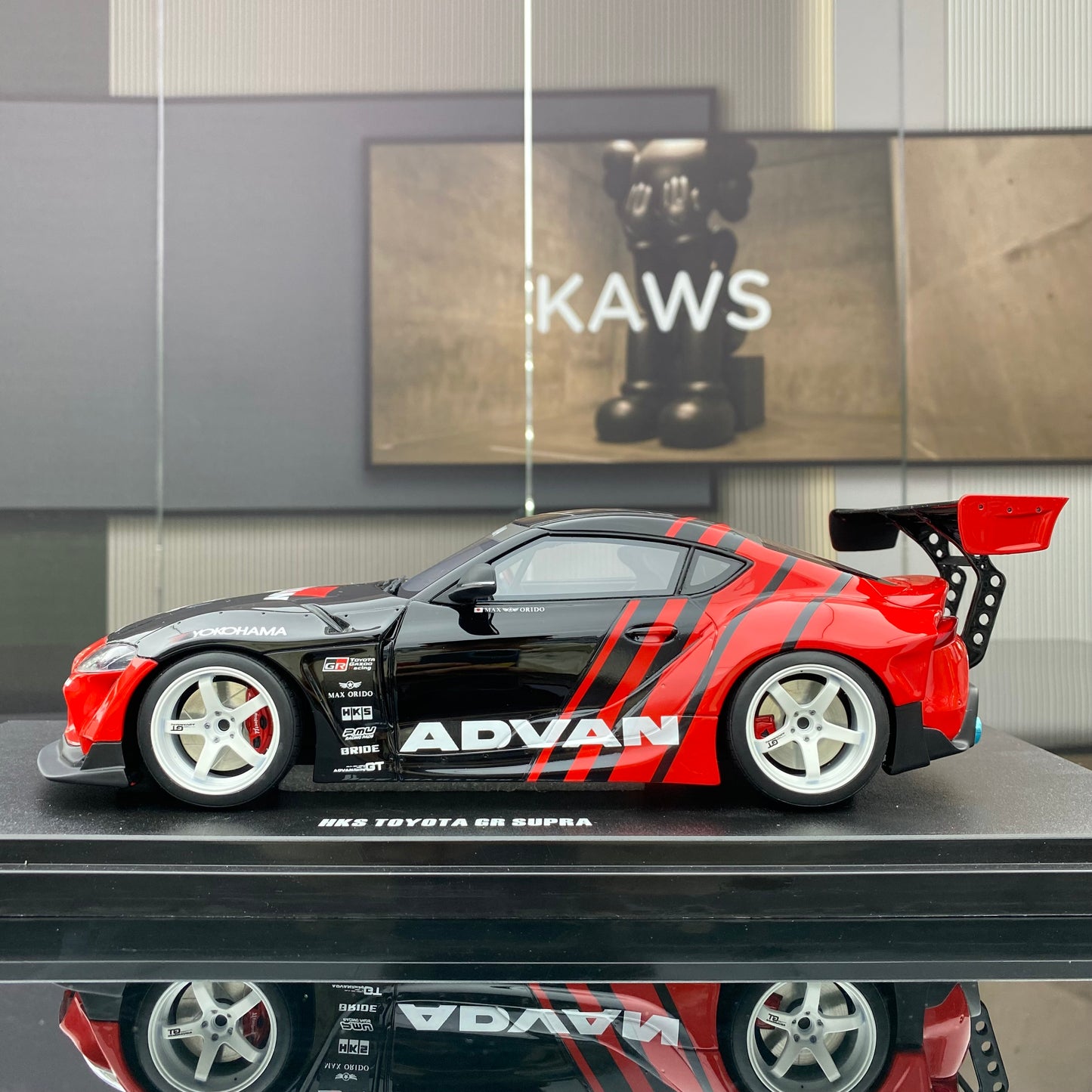 GT Spirit 1/18 Toyota Toyota Supra GR by Advan black and red painting simulation car model
