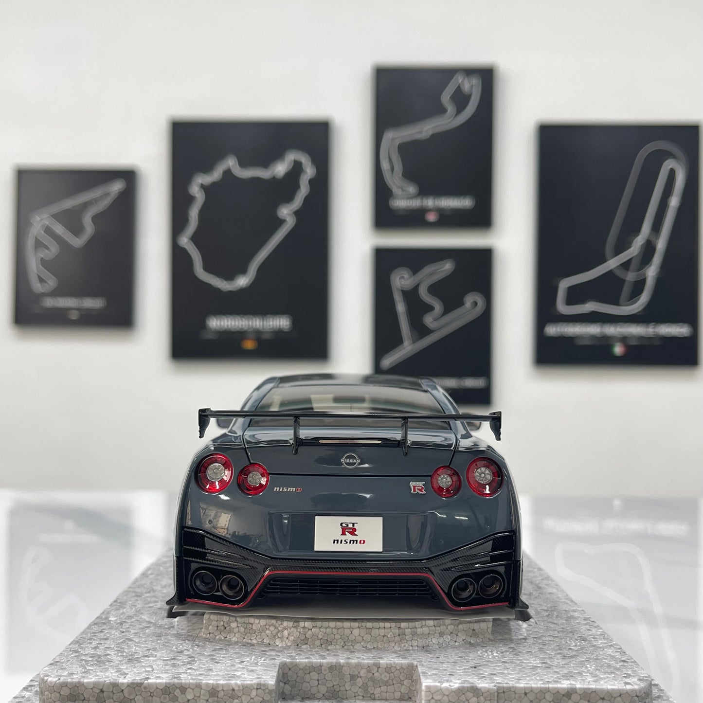 MOTORHELIX 1/18 Nissan GT-R NISMO (R35) Special Edition 2022 Stealth Grey Alloy Model Car