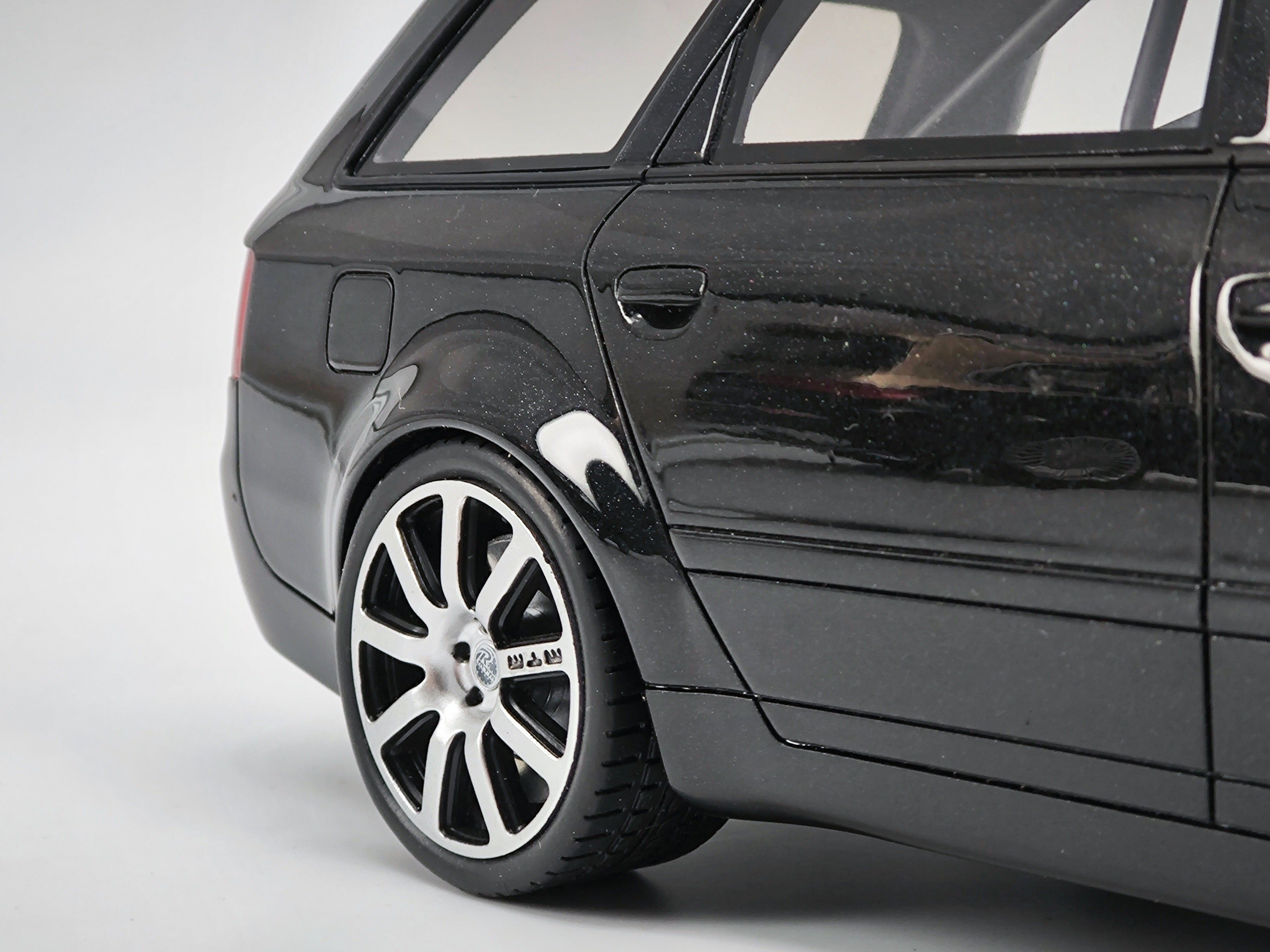 OTTO 1/18 Audi RS6 MTM resin sealed car model – Cigar Model Club