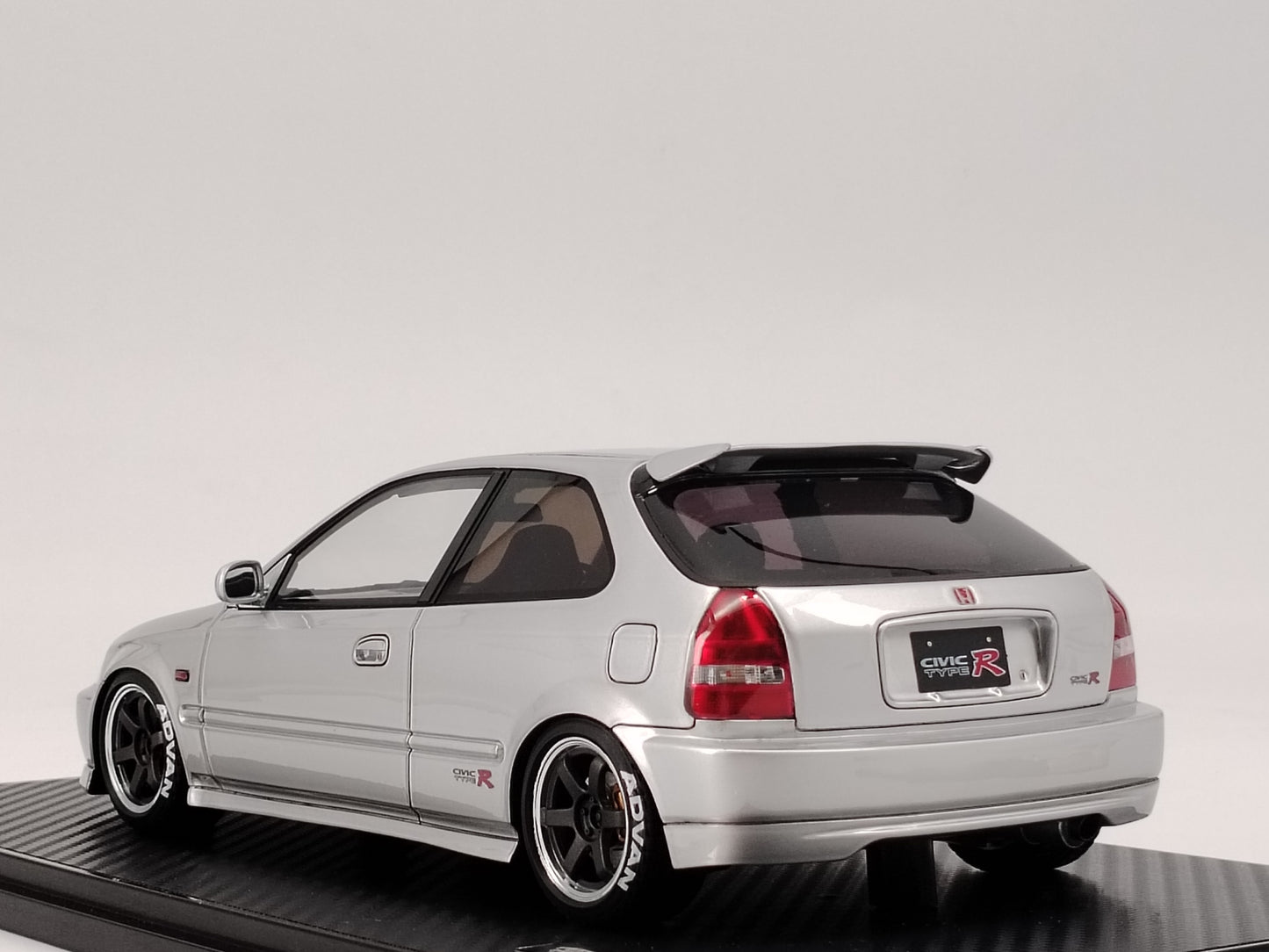 Ignition Model 1/18 Honda CIVIC (EK9) Type R resin car model