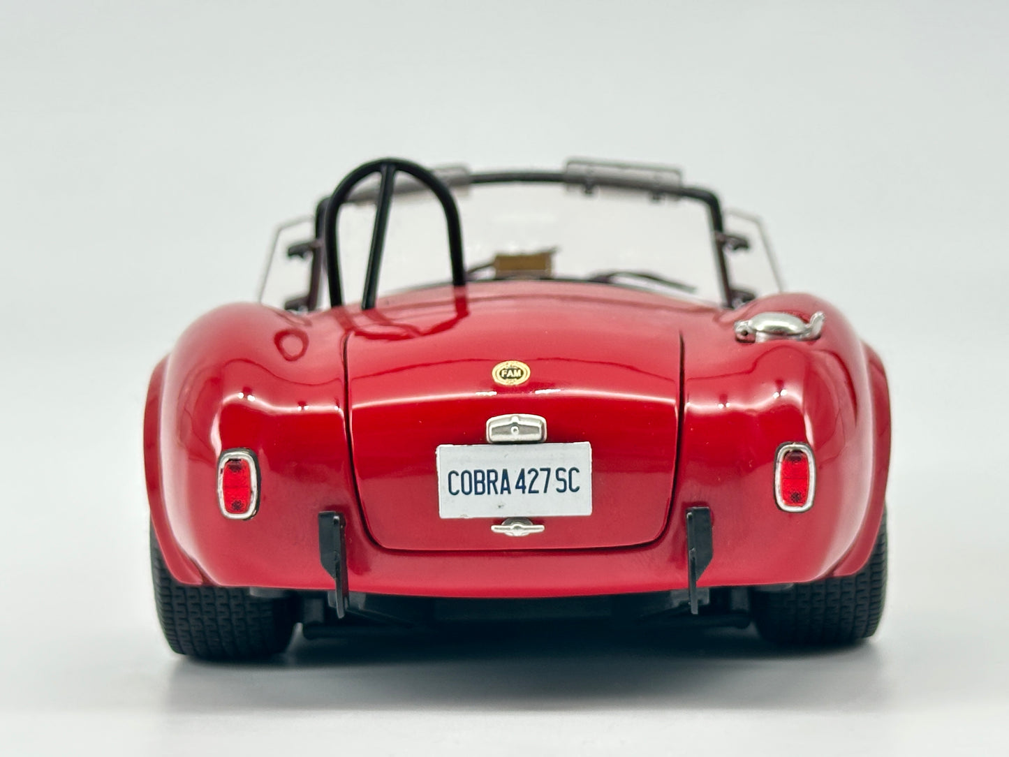 Kyosho 1/18 Ford Shellby Cobra 427 S/C Red Alloy Car Model