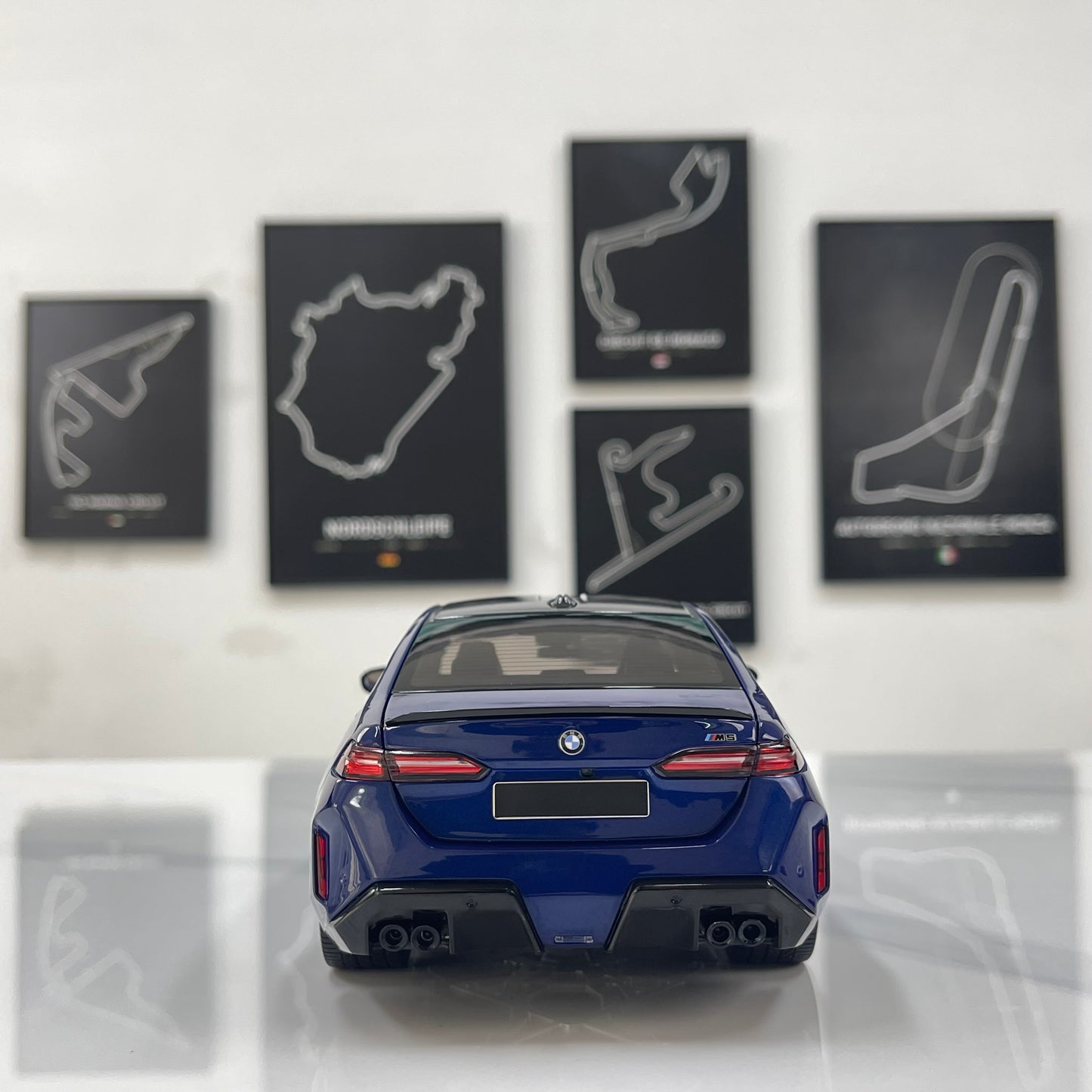 MINICHAMPS 1/18 BMW M5 2024 Metallic Blue 110023802