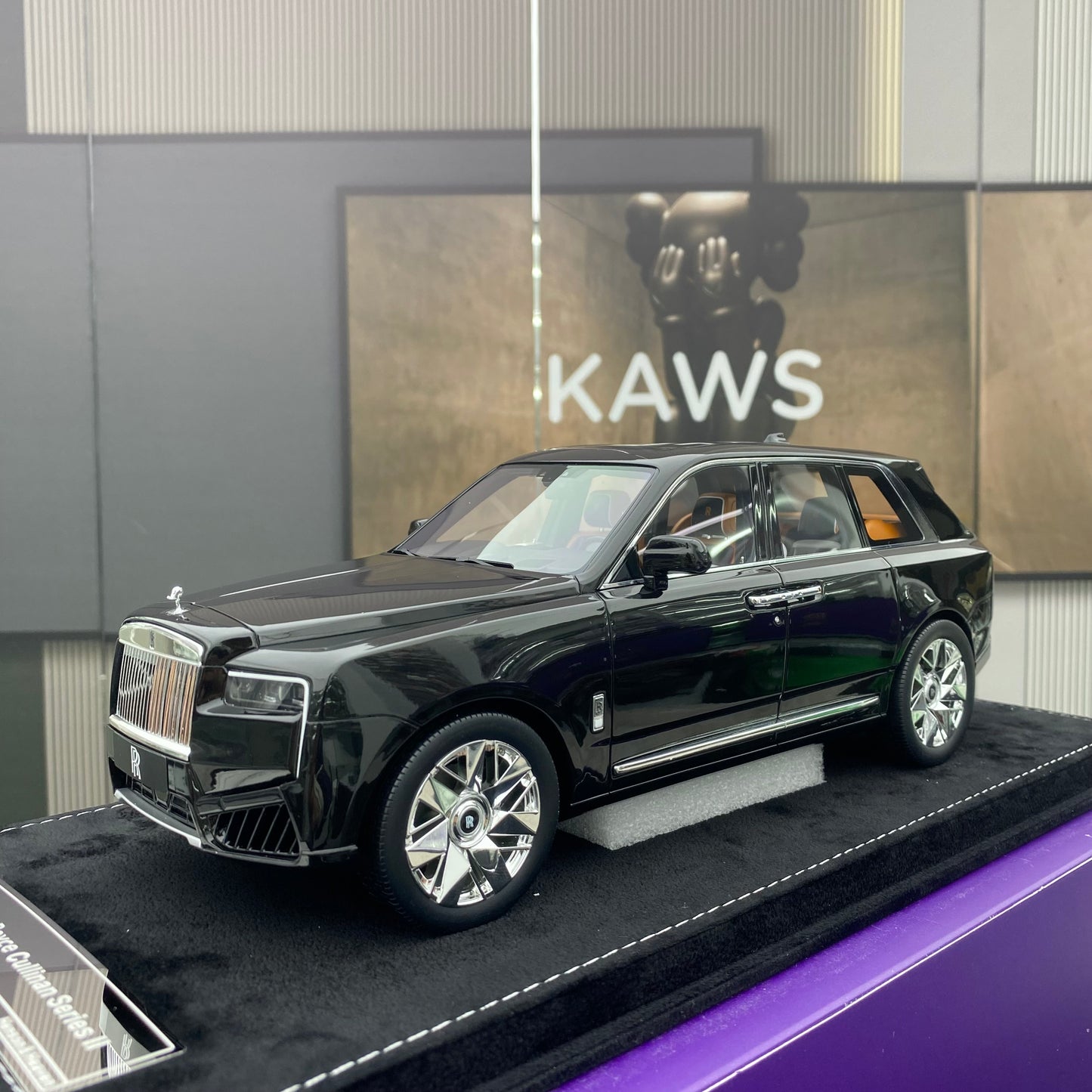 HH Model 1/18 Rolls-Royce Cullinan Series Limited Edition Car Model