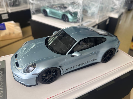 IVY 1/18 Porsche 911 S/T (992)