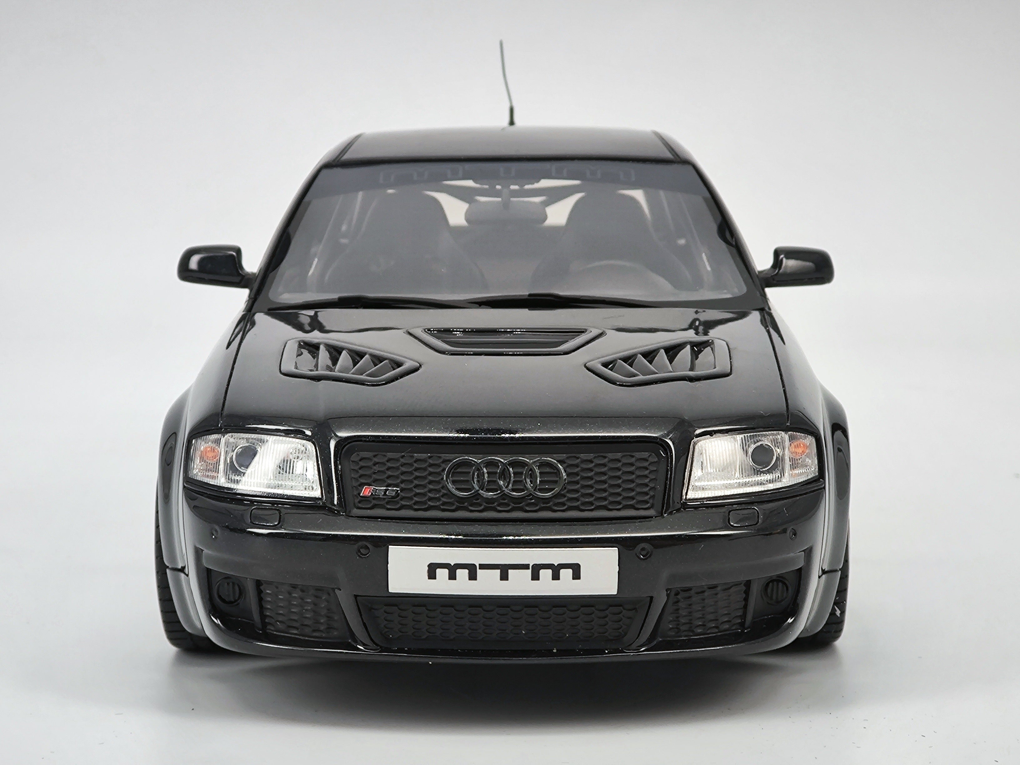 アウディ RS6 クラブスポーツ MTM 1/18 オットー 京商 1/18 OTTO 2004 Audi RS6 Clubsport MTM (Black) Resin Car