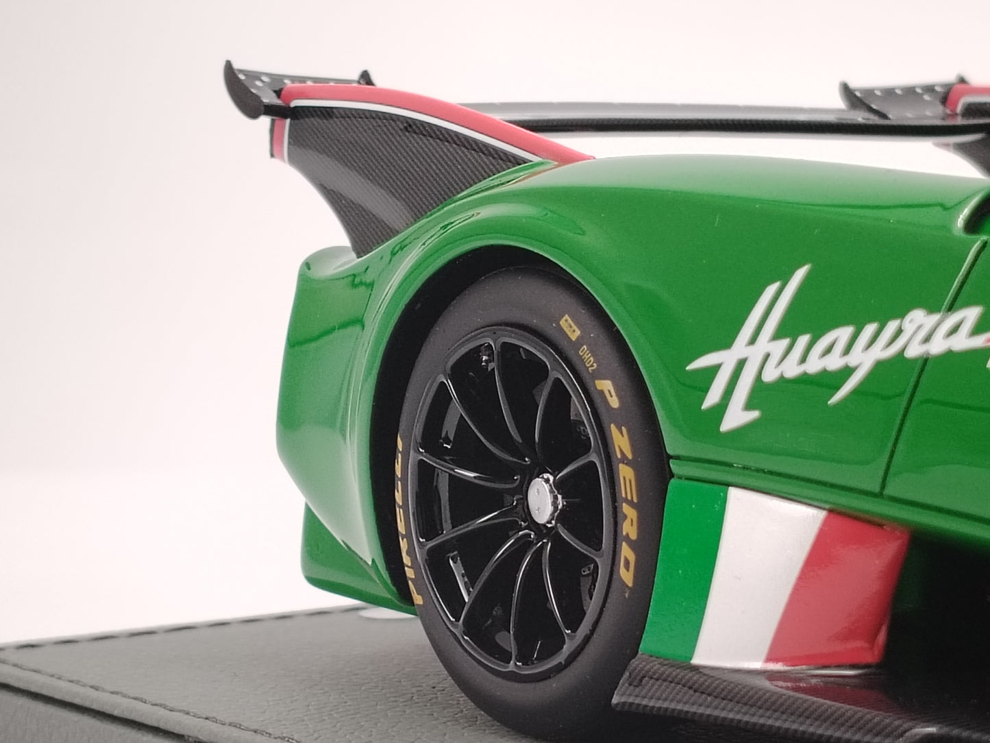 BBR 1/18 Pagani Huayra R Green Simulation Car Model