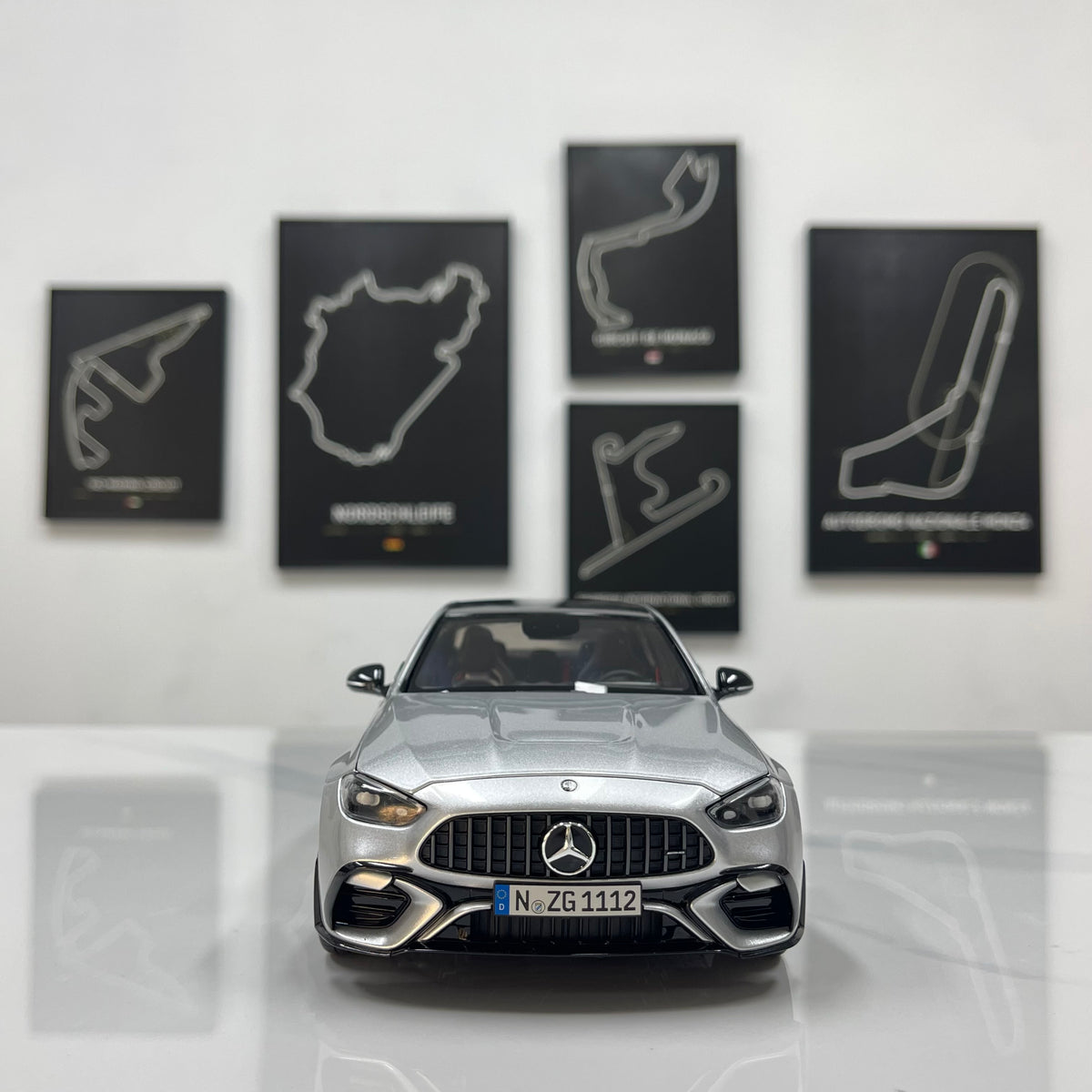 NZG 1/18 Mercedes-AMG C63 S E Performance – Tech Silver (111200055)