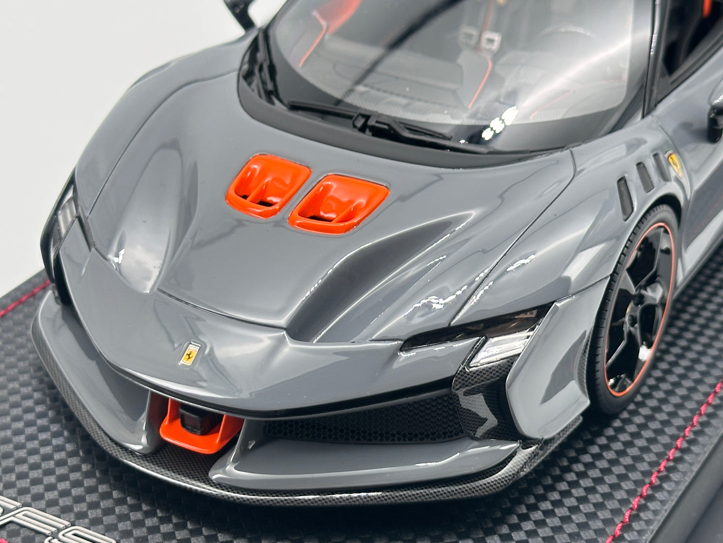 MR 1/18 Ferrari SF90 XX Stradale Nardò Gray Limited Edition Car Model FE042SE2