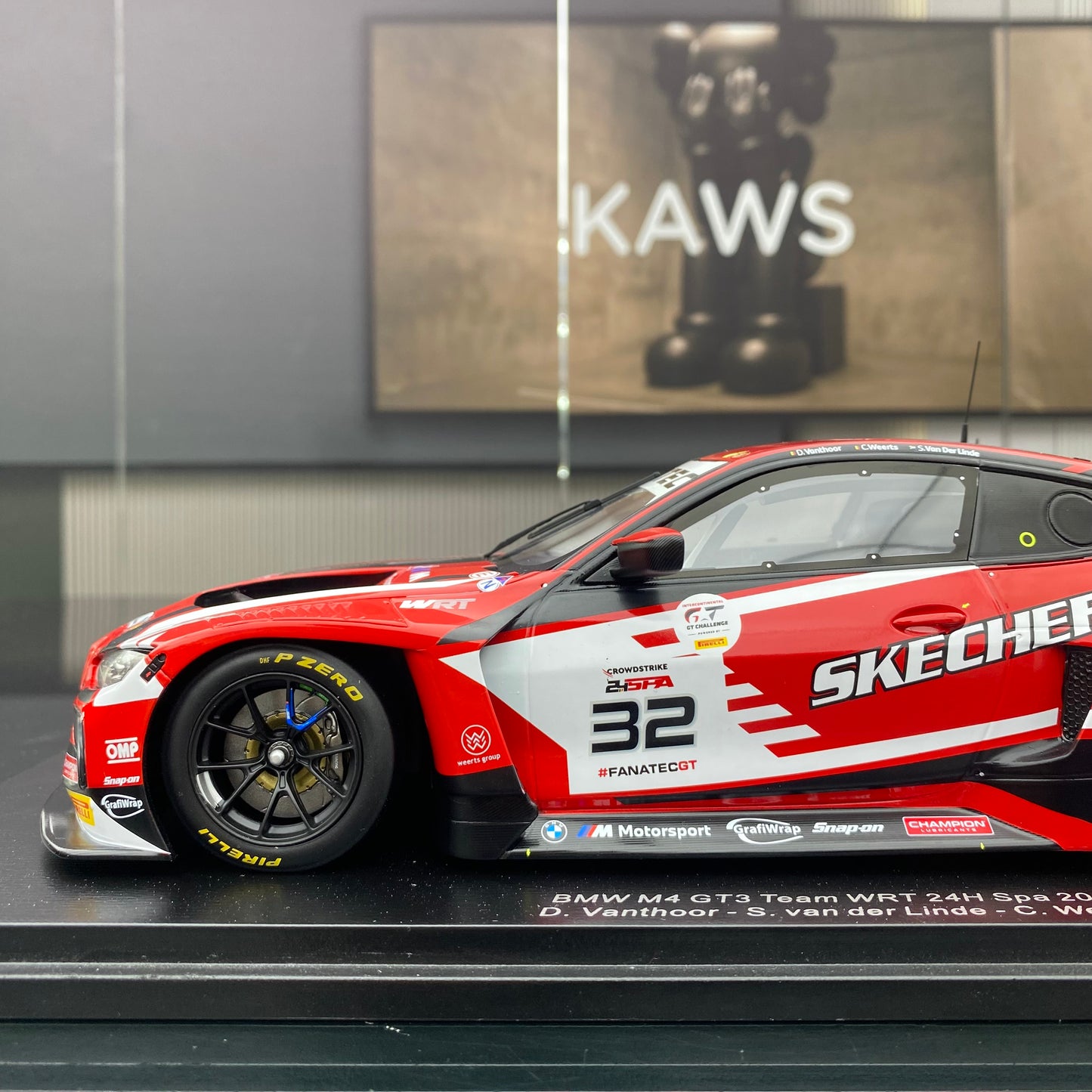 SPARK 1/18 BMW M4 GT3 WRT Team 2023 Spa Endurance Race No. 32 Red Paint Simulation Car Model Ornament