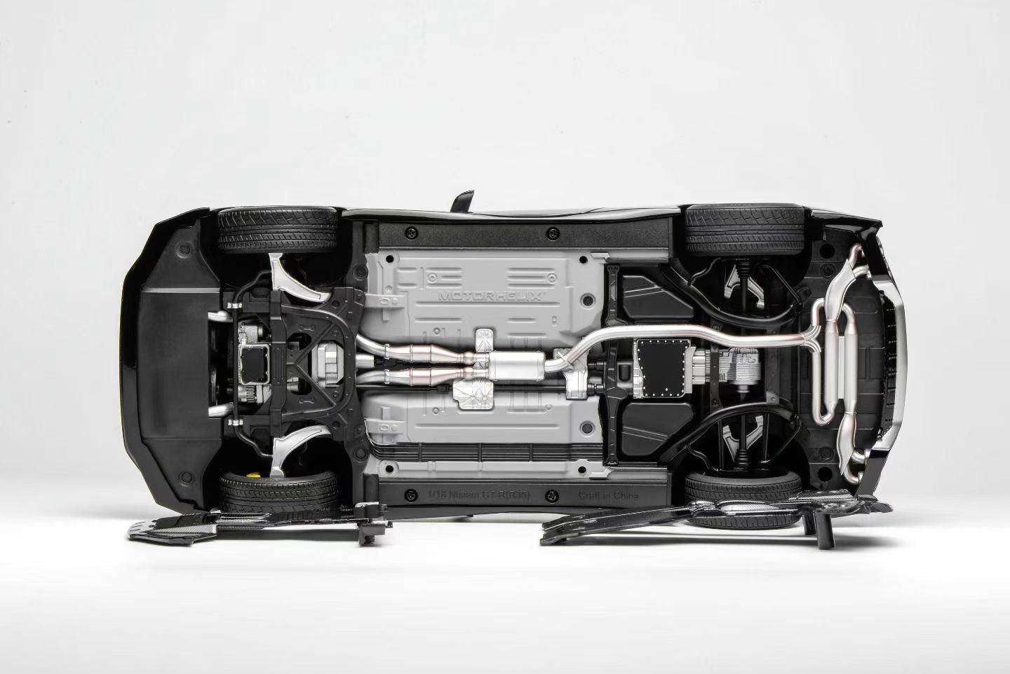 MOTORHELIX 1/18 Nissan GTR R35 Alloy Diecast Car Model