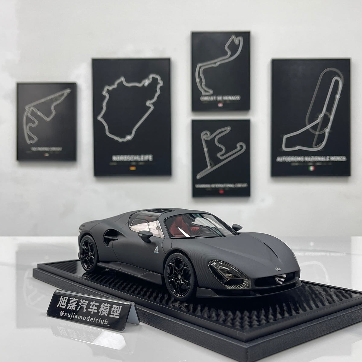 BBR 1/18 Alfa Romeo 33 Stradale Matte Black Carbon Fiber P18264GCH