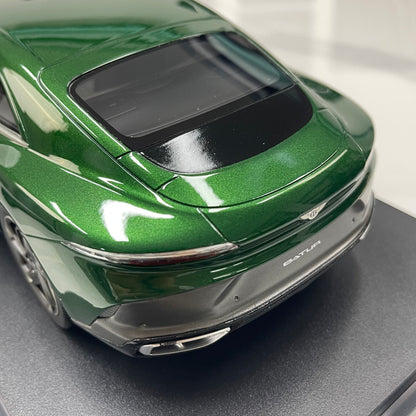 Topspeed 1/18 Bentley Batur Scarab Green TS0672