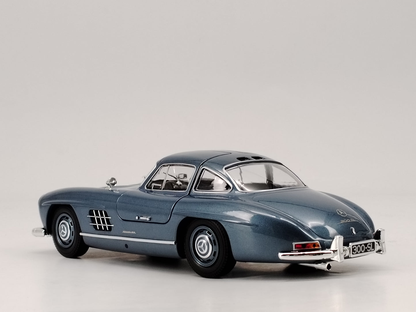 MINICHAMPS 1/18 Mercedes Benz 300SL alloy car model