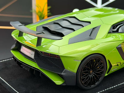 MR 1:18 Lamborghini Aventador LP750-4 Green 33/49 DDJ083