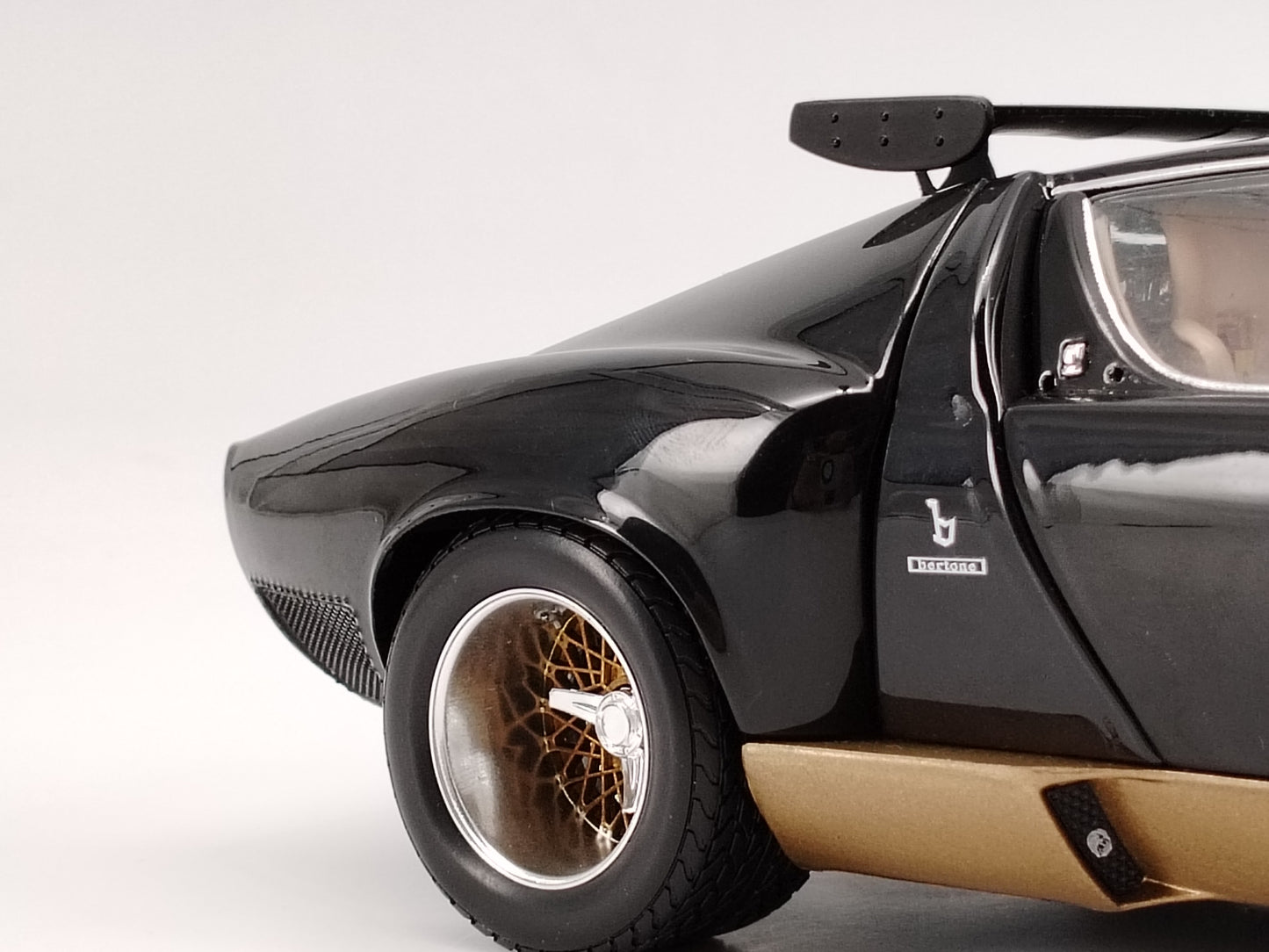 kyosho 1/18 Lamborghini Miura SVR black alloy full open car model KY172