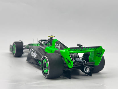 MINICHAMPS 1/18 STAKE F1 TEAM KICK SAUBER C44 - ZHOU GUANYU Green Alloy Car Model 117240124
