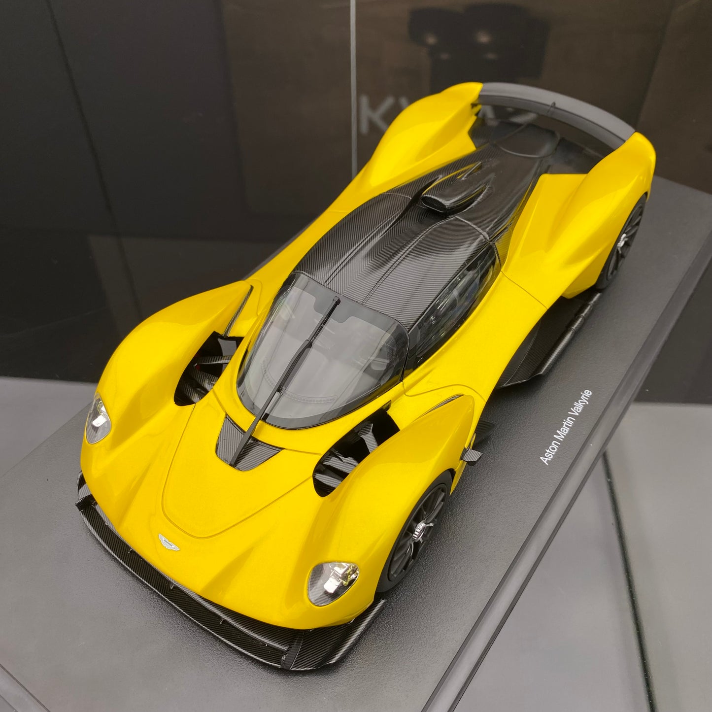 Topspeed 1/18 Aston Martin Valkyrie Sunburst simulation car model ornament