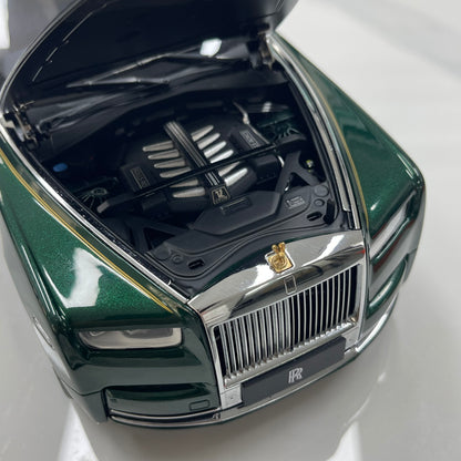 ZP 1/18 Rolls-Royce Phantom VIII (Gold Badge/Luggage Set Edition) – Peninsula Green (ZP117)