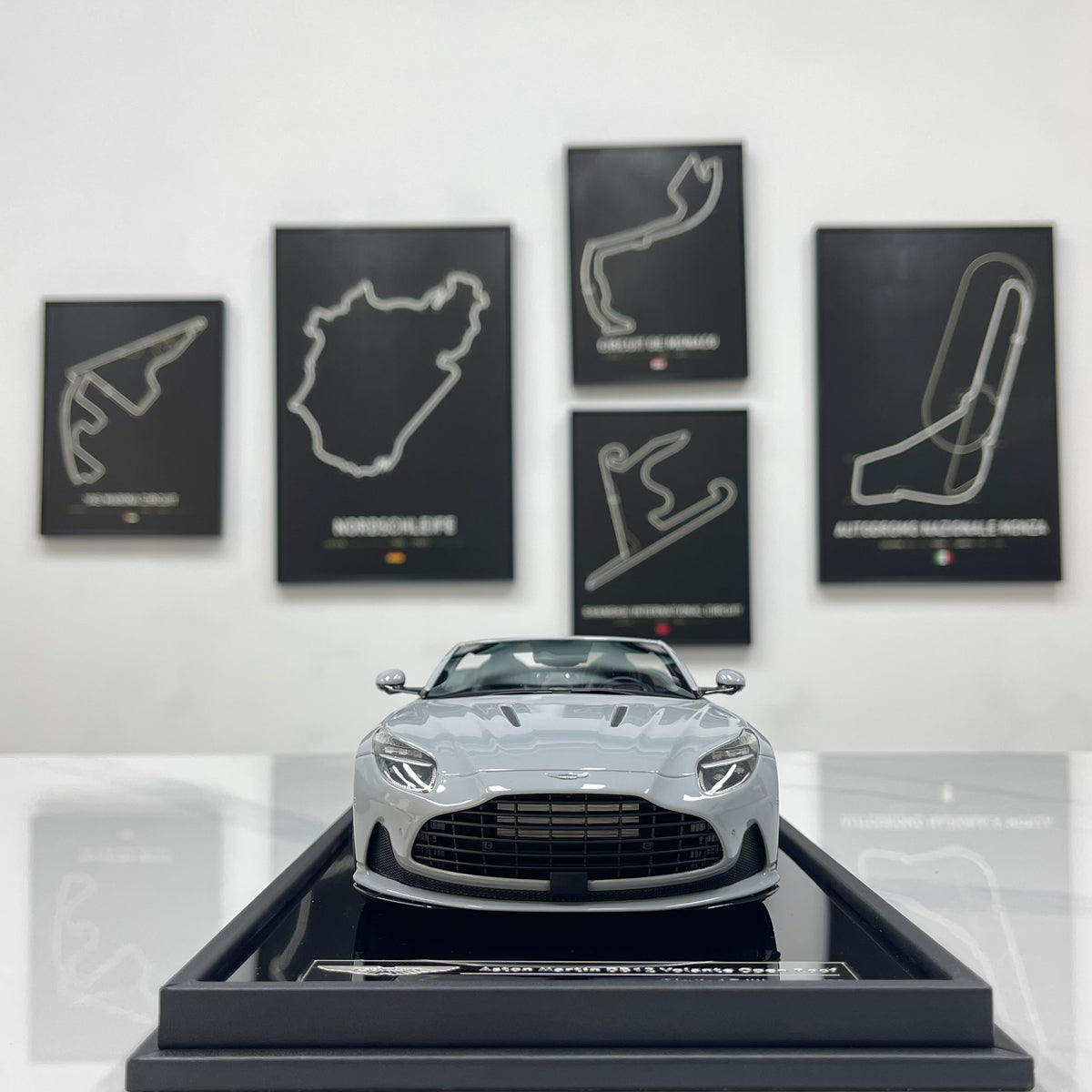 MOTORHELIX 1/18 Aston Martin DB12 Volante (Convertible) - Porcelain Grey (MH396)