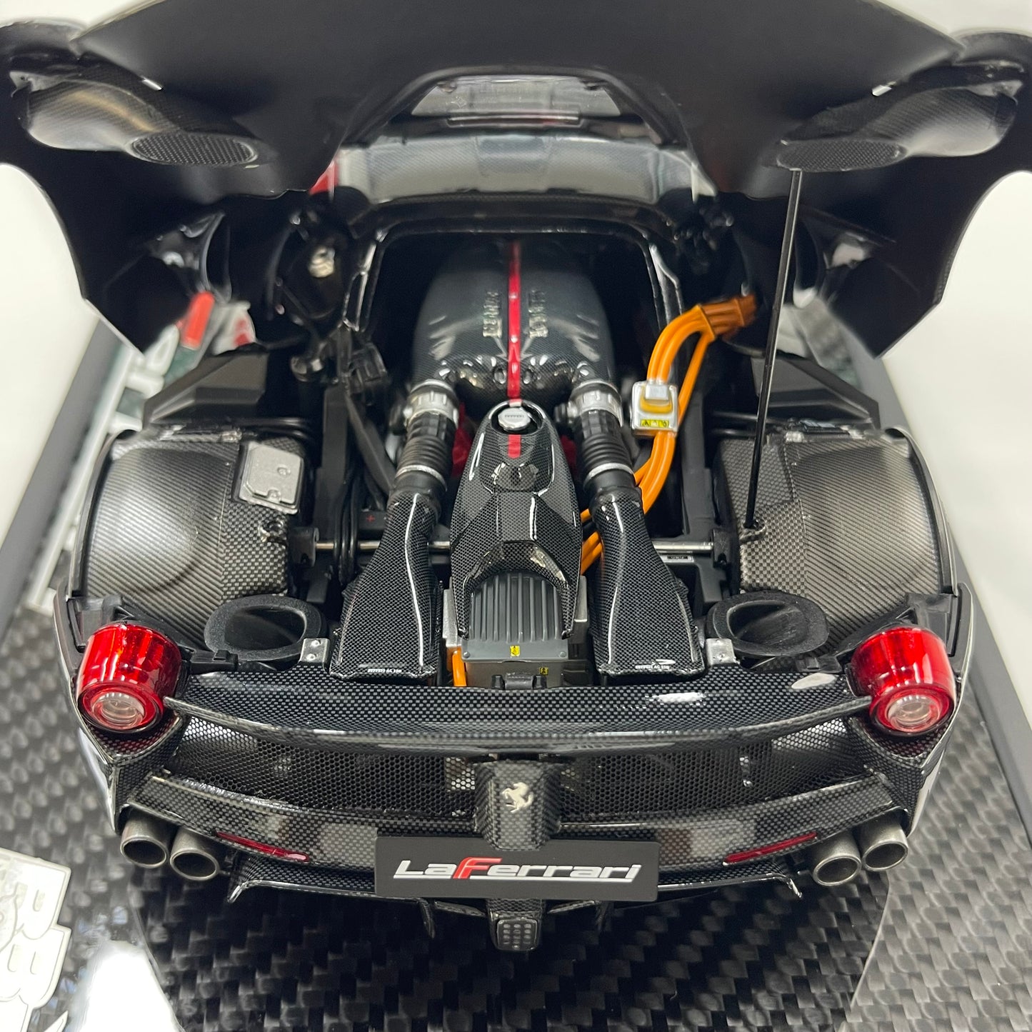 BBR 1/18 Ferrari LaFerrari, Alloy Alloy Fully Open, Carbon Fiber Sole, Black Knight BBR182244A