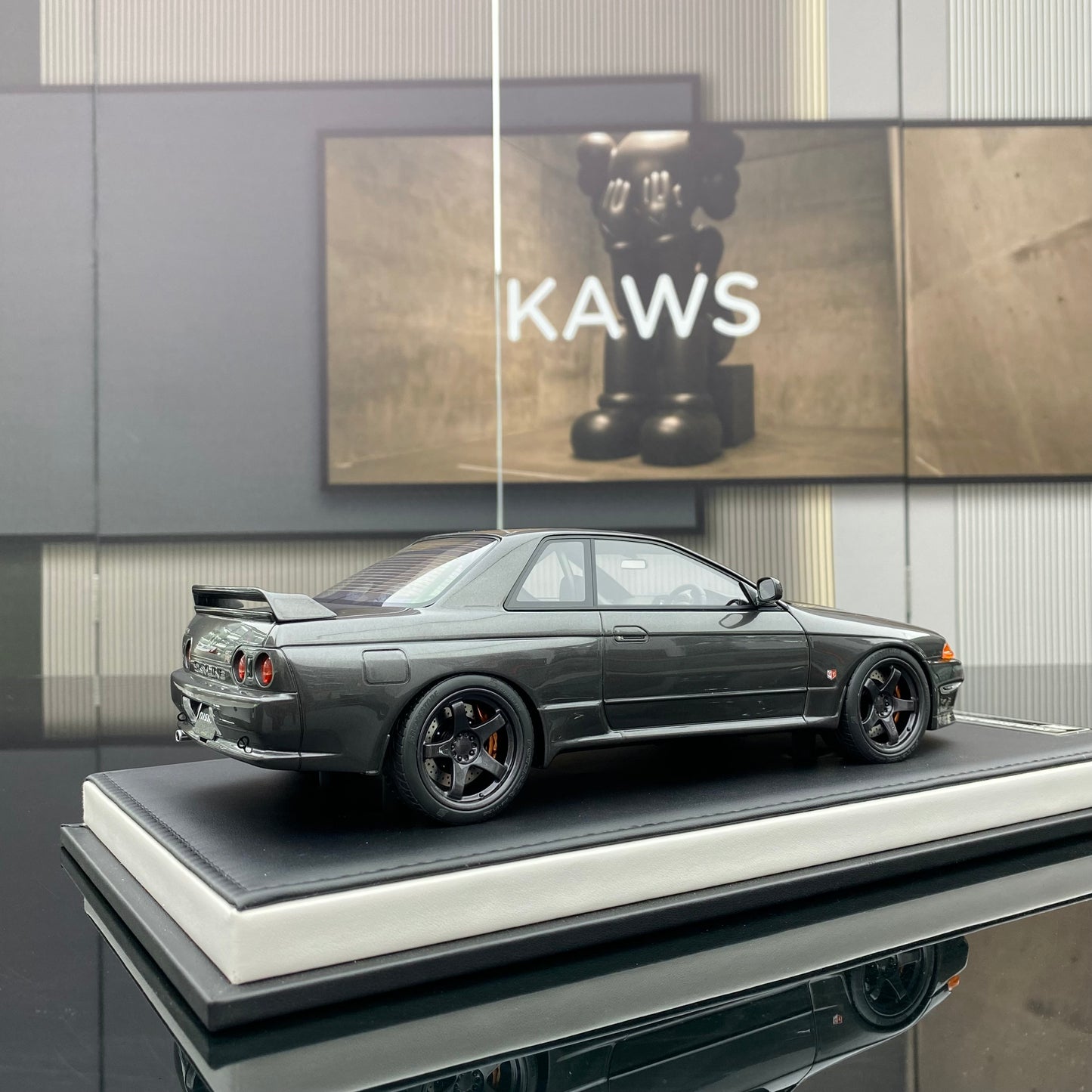 MH 1/18 Nissan Skyline GT-R(R32)Customized Version Gun Gray Metallic Car Model