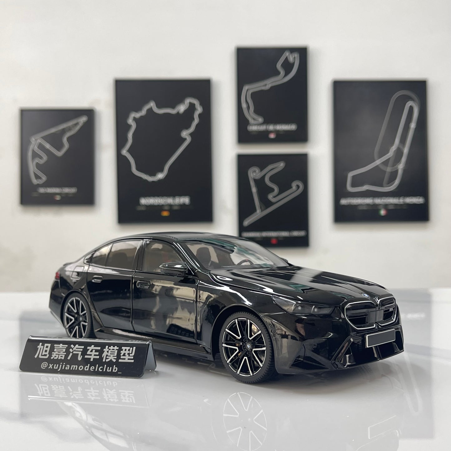 MINICHAMPS 1/18 BMW M5 2024 Metallic Black 110023801