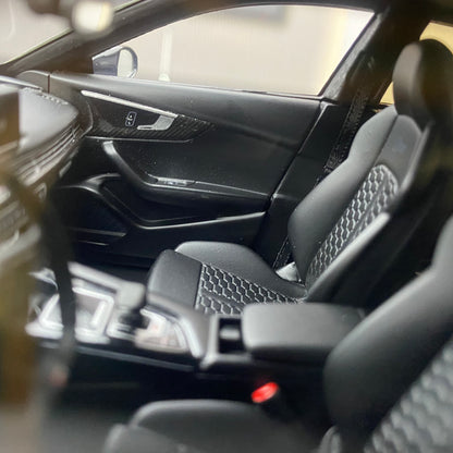 Adornos de simulación de coche verde Audi RS 5 COMPETITIONE a escala 1/18 GT Spirit