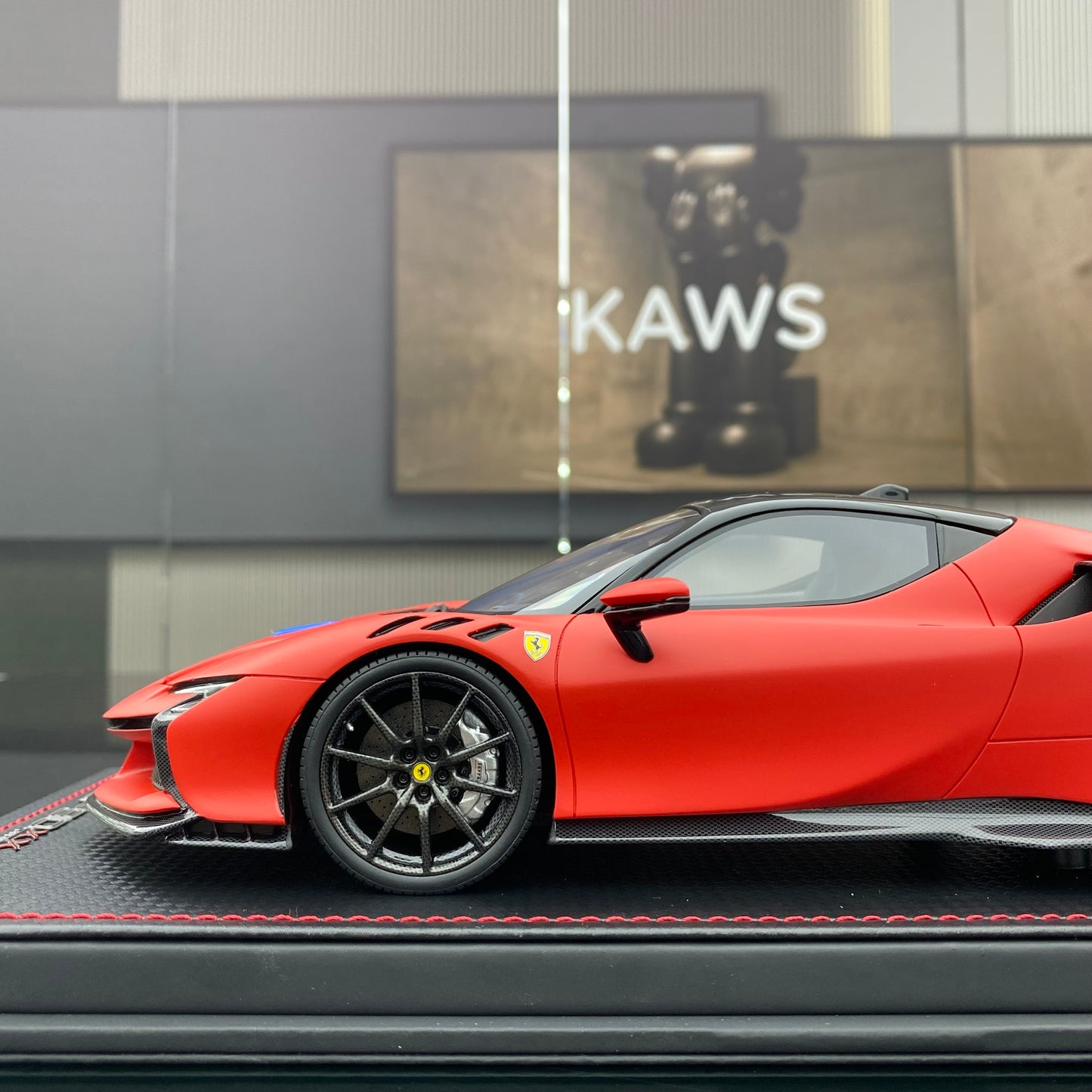 Ferrari SF90 XX Stradale, edición limitada, modelo coleccionable, escala 1/18