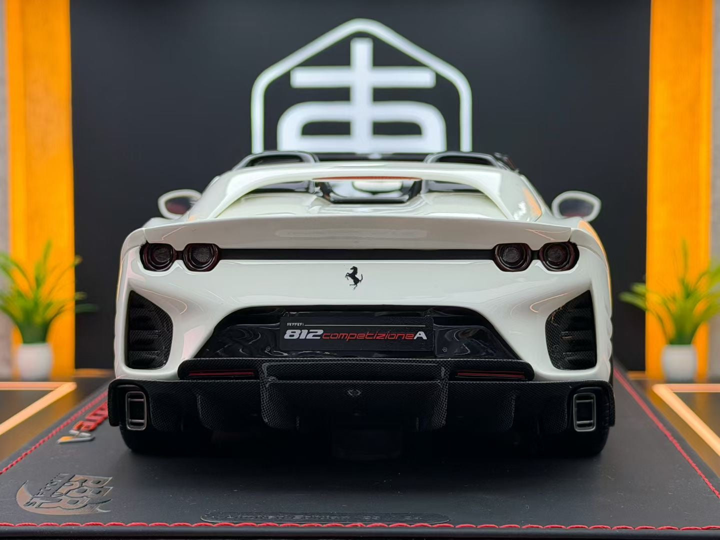 BBR 1:18 Ferrari 812 Competizione Aperat 23/24  DDJ004