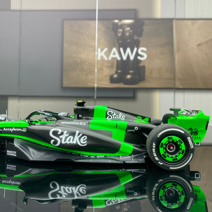 Minichamps 1/18 STAKE F1 TEAM KICK SAUBERC44-ZHOU GUANYU-2024 Precio 1579 117240124