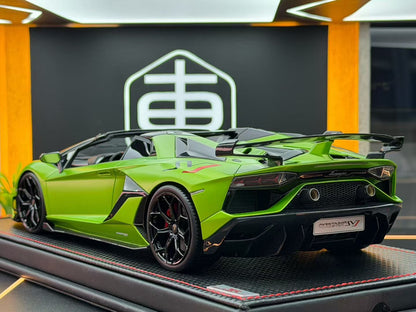 MR 1:18 Lamborghini Aventador SVJ Roadster Verde Alcheo 31/49 DDJ076