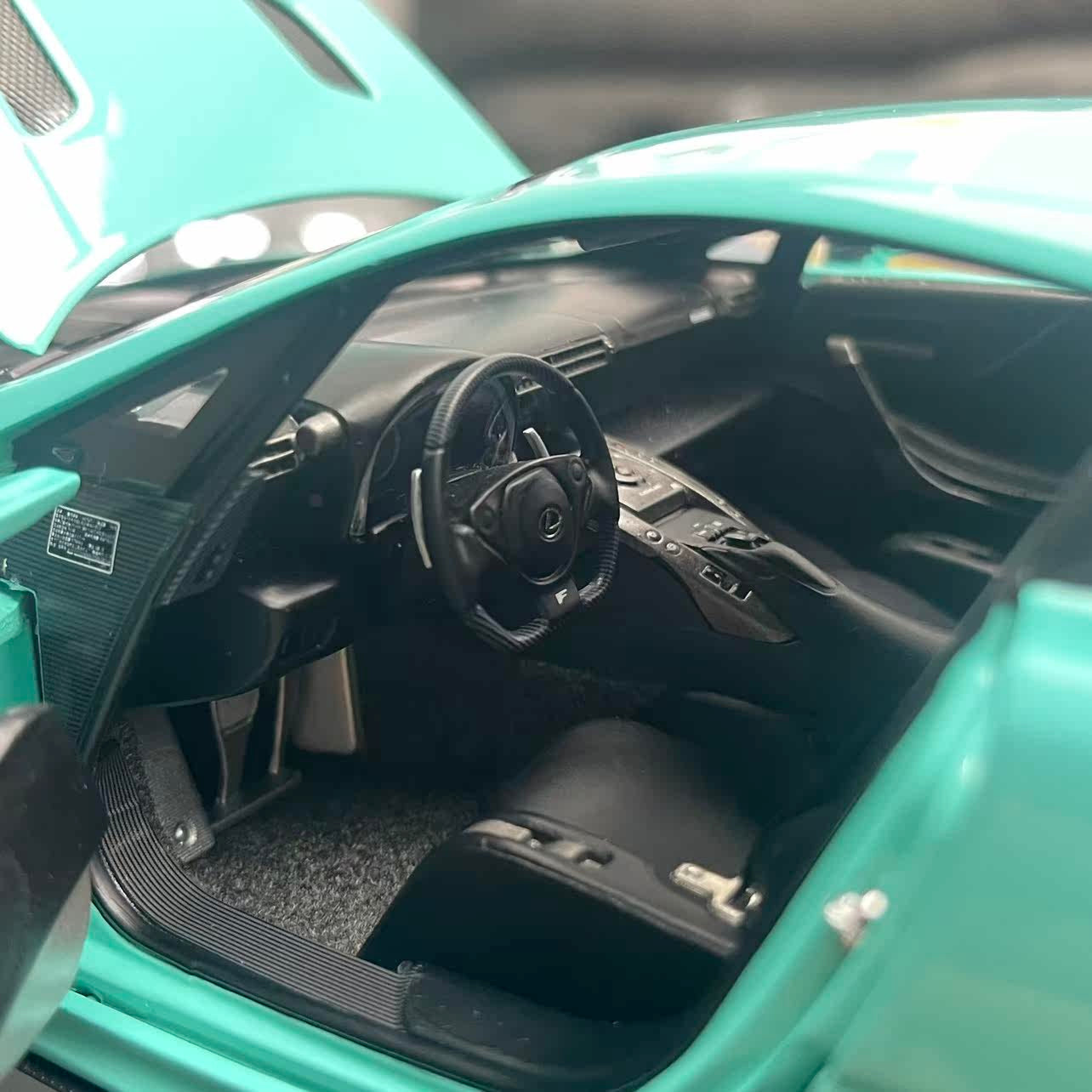 WELL 1/18 Lexus LFA Lexus Street Edition Alloy Simulation Car Model Collection