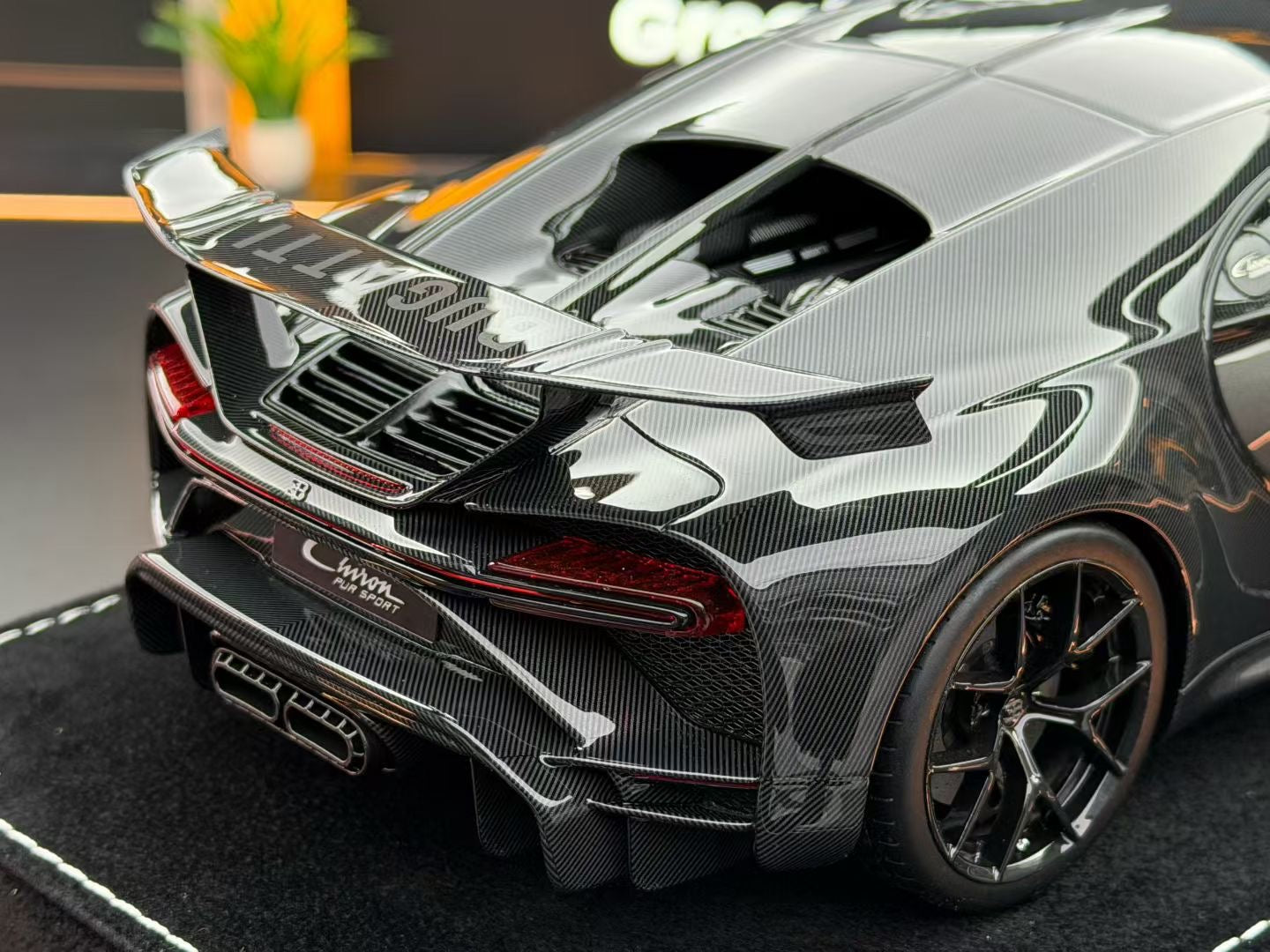 HH 1:18 Bugatti Chiron pur Sport 10/30 DDJ025