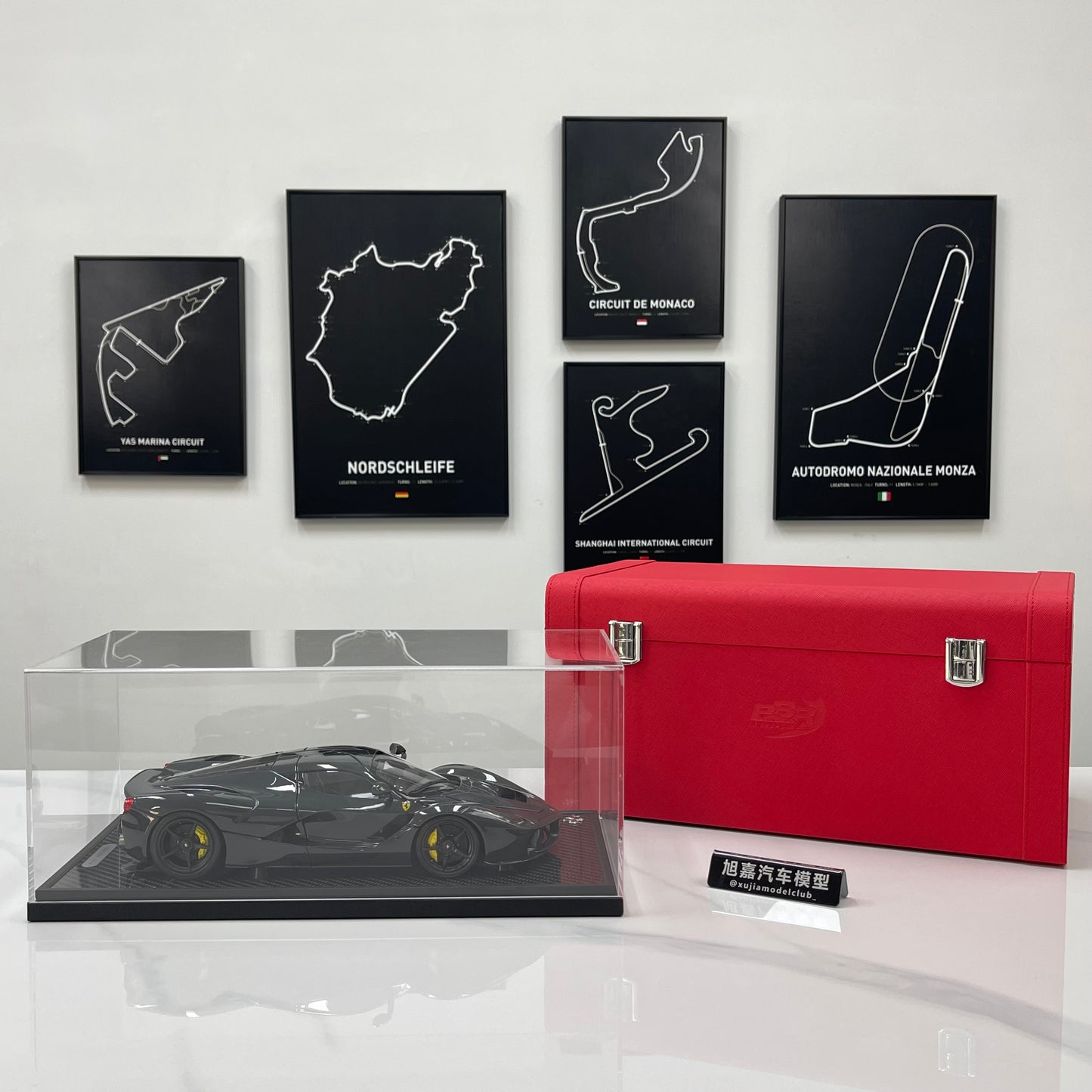 BBR 1/18 Ferrari LaFerrari Alloy Full Opening Carbon Fiber Leather Case Version Black BBR182244CH